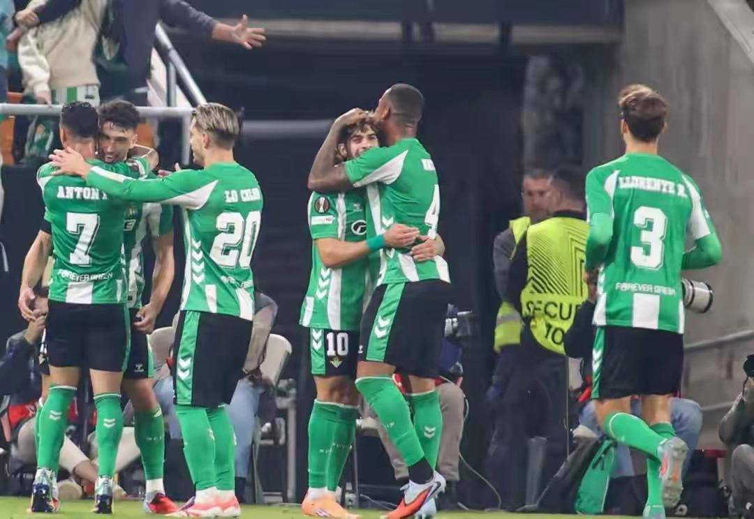 บ้าไปแล้ว! สี่สัญญาณเตือนความไม่แน่นอน? สามยักษ์ใหญ่เผชิญวิกฤตอาการบาดเจ็บ – แมนฯ ซิตี้ และลิเวอร์พูลจะหยุดคำสาป 2-2 ได้หรือไม่? เซลต้า บีโก้ พบ ลียง