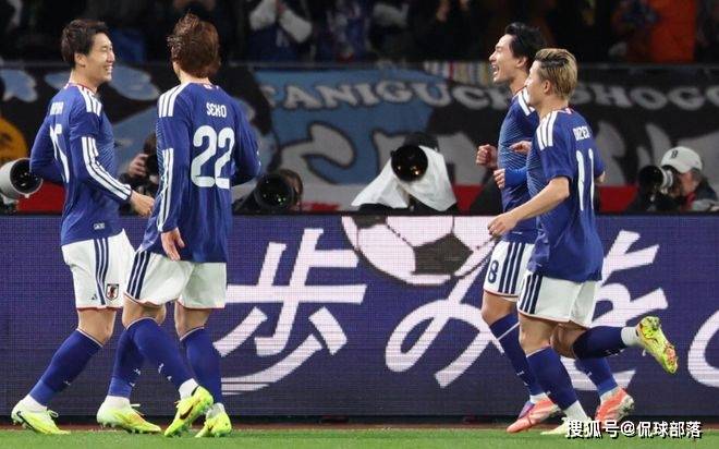 3-0! 1-0! การก้าวขึ้นของเอเชีย: ญี่ปุ่นและเกาหลีใต้เอาชนะสองทีมจากแอฟริกาและอเมริกาใต้ ทีมฟุตบอลชายจีนพลาดแชมป์ ประตูระหว่างกานาและโบลิเวีย