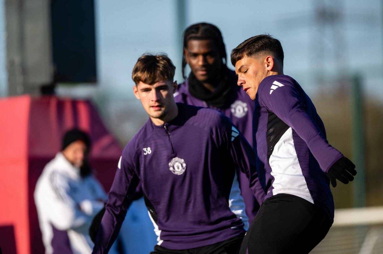 อโมริมคัดเลือกนักเตะดาวรุ่งสองคนสำหรับแมนเชสเตอร์ ยูไนเต็ด เตรียมเปิดตัวในศึกแอฟริกา คัพ ออฟ เนชั่นส์! อธิบายเหตุผลที่นักเตะคนหนึ่งถูกส่งลงเล่นในทีมสำรอง_การแข่งขัน_การฝึกซ้อม_อาร์เซนอล