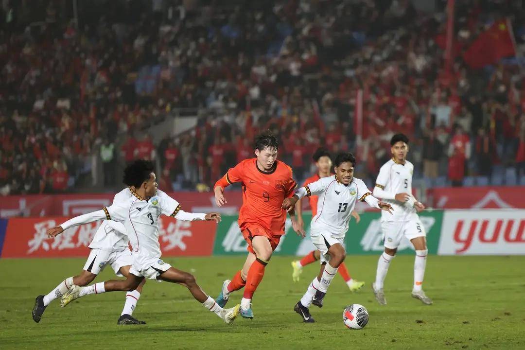 ไฮไลท์กีฬาช่วงเที่ยง|ทีมชาติจีนรุ่นอายุไม่เกิน 16 ปีถล่มติมอร์-เลสเต 14-0; แมนเชสเตอร์ ยูไนเต็ดพ่ายเอฟเวอร์ตัน 0-1 แม้เหลือผู้เล่น 10 คน_การแข่งขัน_ร่องเฉิง_เอเอฟซี แชมเปียนส์ลีก