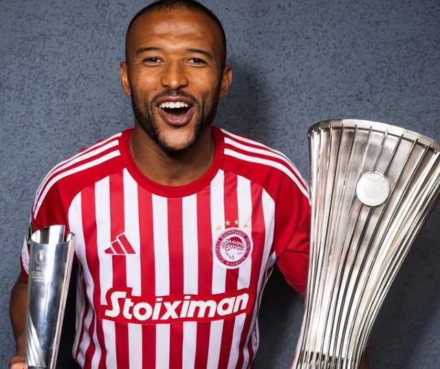 นักเตะวัย 32 ปี 'ล้มเหลวในลีกจีน' ระเบิดฟอร์มในเวทีแชมเปียนส์ลีก: ทำประตูใส่ทั้งบาร์เซโลนาและเรอัลมาดริด! _การแข่งขัน_ โอลิมเปียกอส พบ บาร์เซโลนา