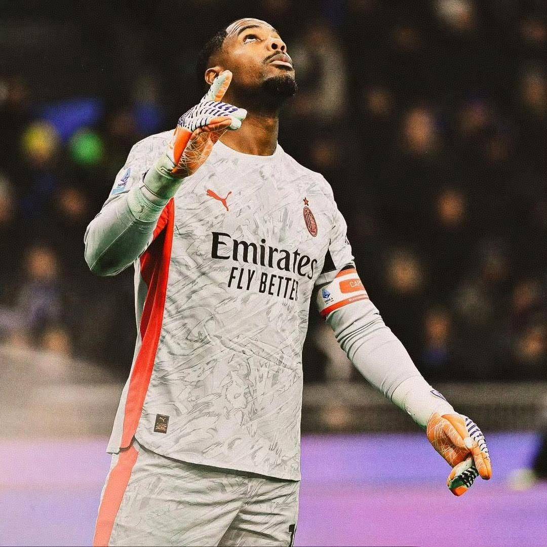 ไมญ็องกลับมาฟอร์มยอดเยี่ยมอีกครั้ง โค้ชผู้รักษาประตูสมควรได้รับคำชม; ฟูลานี่ถอยหลังทำให้การเจรจาสัญญาใหม่หยุดชะงัก _ฟิลิปปี_อินเตอร์ มิลาน_นาโปลี