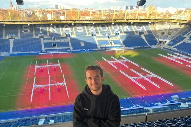 หลังจากช่วงเวลาที่วุ่นวายกับเชลซี เบน ชิลเวลล์ กำลังเริ่มต้นอาชีพใหม่กับสโมสรฝรั่งเศส สตราส์บูร์ก ภายใต้การคุมทีมของฌอง-หลุยส์ กัสเซต์