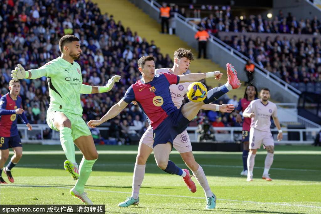 การจากไปของชาบีช่วยเลวานดอฟสกี้ได้จริงหรือไม่? เรื่องราวเบื้องหลังซูเปอร์สตาร์บาร์เซโลนา_Flick_Player_แชมเปียนส์ลีก