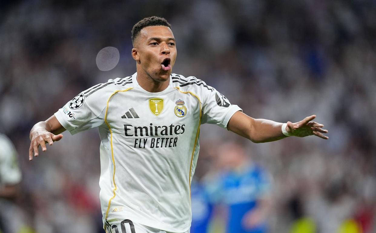 คีเลียน เอ็มบัปเป้ ทำประตูได้สี่ลูกเพื่อคว้าคะแนนเต็ม 10/10 ในฐานะผู้เล่นยอดเยี่ยมประจำการแข่งขัน พาเรอัล มาดริด พลิกกลับมาชนะโอลิมเปียกอสอย่างน่าทึ่ง 4-3 ผู้ช่วย: วินิซิอุส จูเนียร์ การแข่งขัน