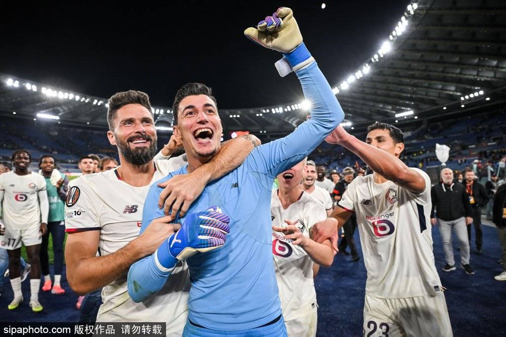 ทุ่มเทอย่างเต็มที่! ลงสนามในฐานะตัวสำรอง ชิรูด์ วัย 39 ปี ทำสถิติลงเล่นในยุโรปครบ 100 นัด_แมตช์_ประสบการณ์_ฟุตบอล