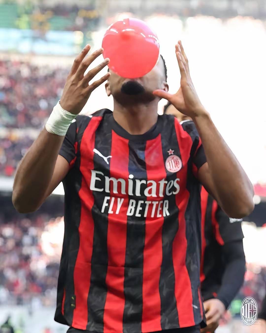 สื่ออิตาลีรายงานว่า เอนคูคูไม่มีแผนที่จะย้ายออกจากมิลาน และจะไม่เข้าร่วมลีกตุรกีเพื่อเล่นให้กับเฟเนร์บาห์เช่