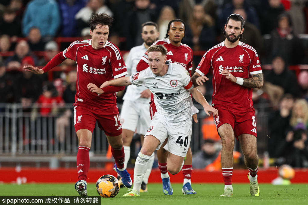 เอฟเอ คัพ - โบตอฟก้าทำประตูสุดสวย + ประตูจากลูกจ่าย; วิร์ตซ์ทำแอสซิสต์และยิงประตูพา ลิเวอร์พูล เข้ารอบด้วยสกอร์ 4-1 บาร์นสลีย์ บอสรอยส์ บริเวณเขตโทษ